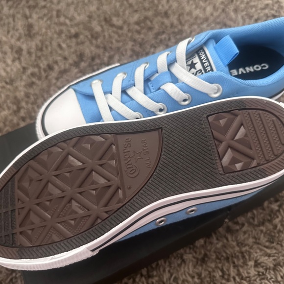 Youth Converse - Picture 3 of 3